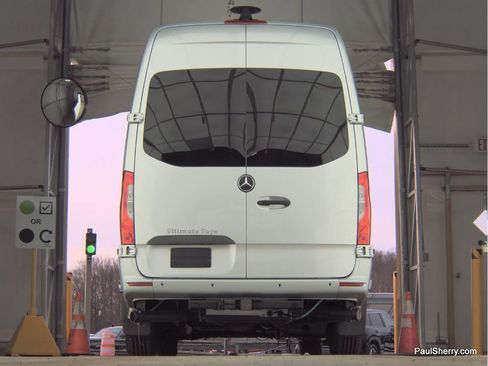 Used 2021 Mercedes-Benz Sprinter 2500 image 3