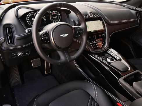 Used 2021 Aston Martin DBX AWD/4WD image 3