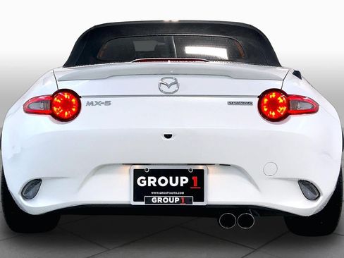 Used 2023 MAZDA MX-5 Miata Grand Touring RWD image 4