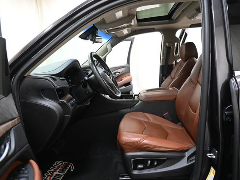 Used 2017 Cadillac Escalade Premium Luxury AWD/4WD image 6