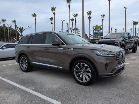 Certified 2026 Lincoln Aviator Reserve AWD/4WD image 2