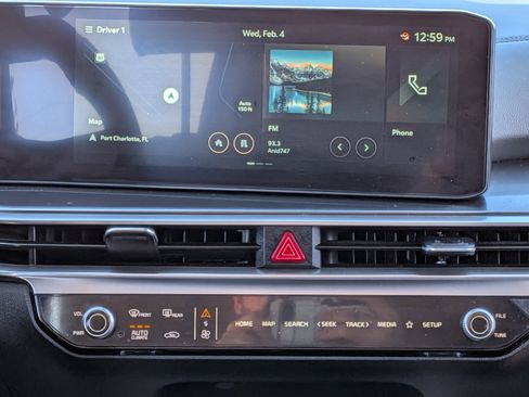 Certified 2025 Kia Sorento S image 24