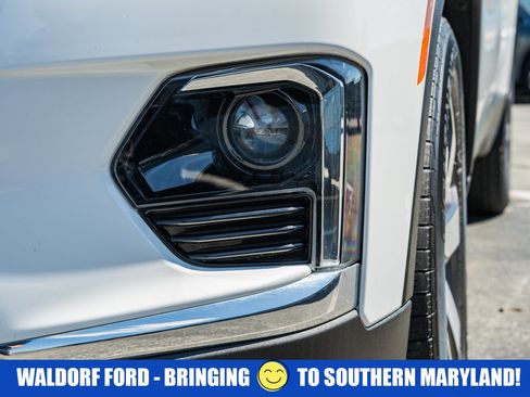 Used 2023 Chevrolet Traverse LT w/ LT Premium Package AWD/4WD image 15