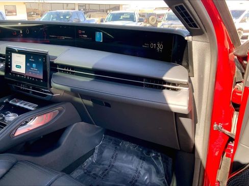 Used 2025 Lincoln Nautilus Reserve image 18