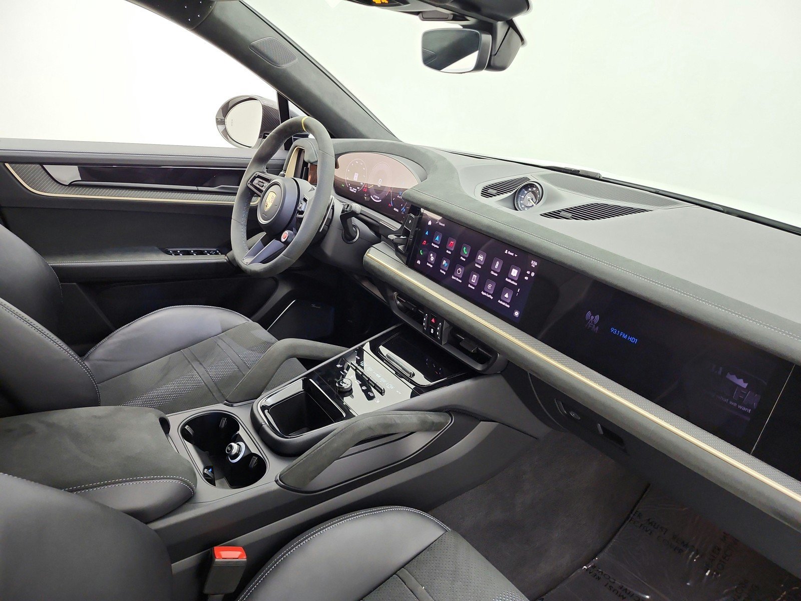 Used 2024 Porsche Cayenne Turbo GT AWD/4WD image 17