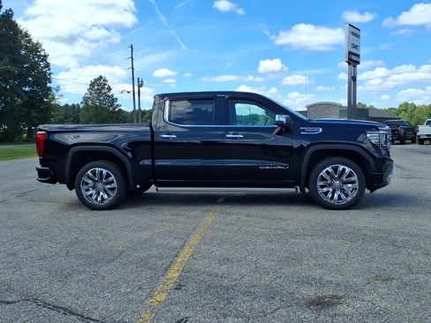 Used 2023 GMC Sierra 1500 Denali w/ Denali Reserve Package AWD/4WD image 30