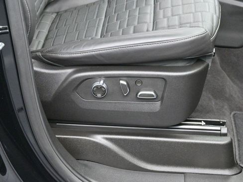 Used 2025 Cadillac Escalade ESV Sport Platinum image 42