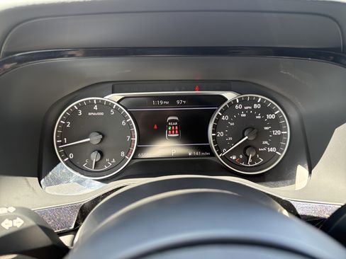 Used 2024 Nissan Pathfinder SV AWD/4WD image 12