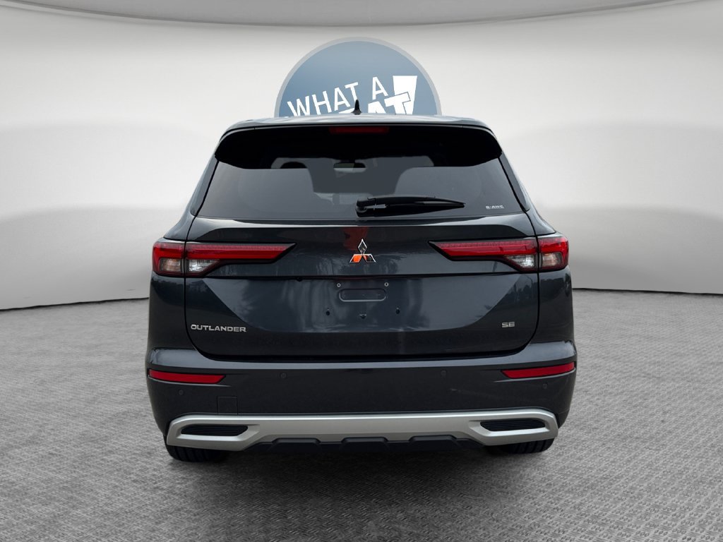 Used 2024 Mitsubishi Outlander SE AWD/4WD image 5