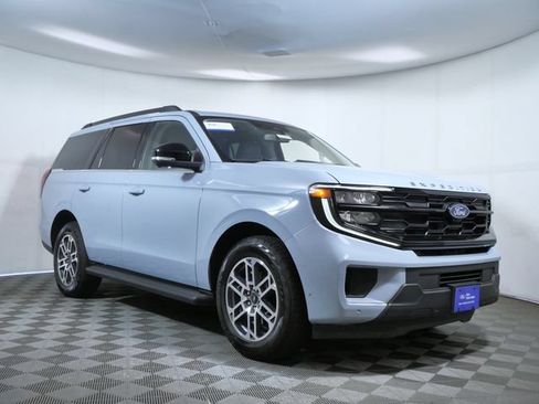 Certified 2025 Ford Expedition Active AWD/4WD image 1