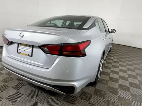 Used 2021 Nissan Altima 2.5 S FWD image 5