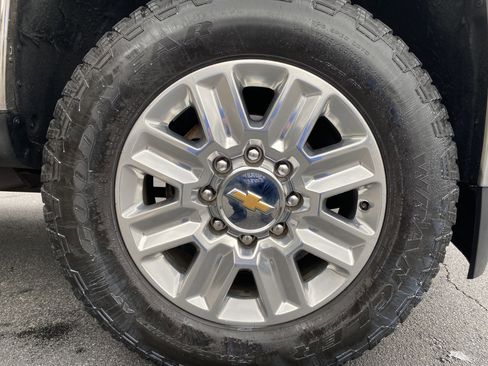 Used 2018 Chevrolet Silverado 3500 LT image 13