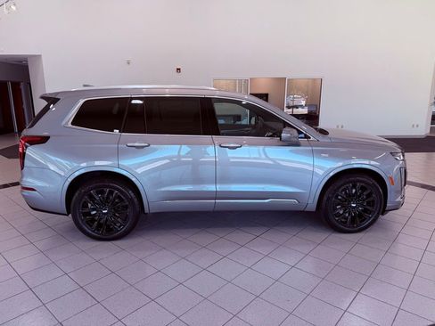 Used 2025 Cadillac XT6 Luxury FWD image 15