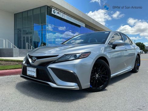 Used 2021 Toyota Camry XSE FWD image 1