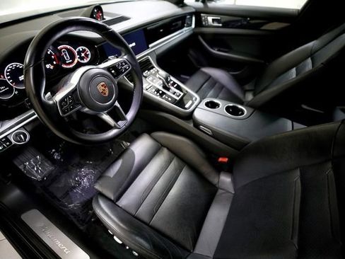 Used 2018 Porsche Panamera image 6