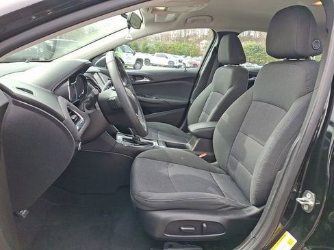 Used 2017 Chevrolet Cruze LT w/ Convenience Package image 17