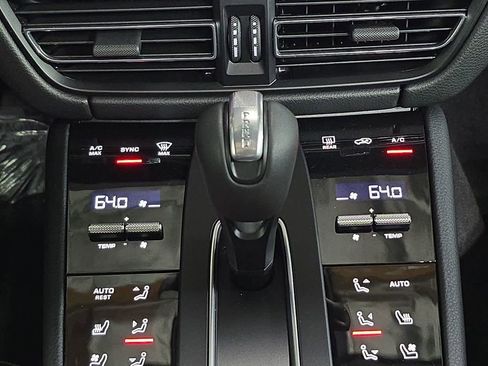 New 2026 Porsche Macan GTS image 19