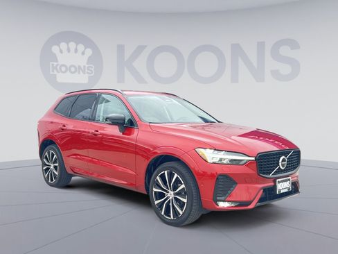 Used 2023 Volvo XC60 B5 Ultimate w/ Climate Package image 10