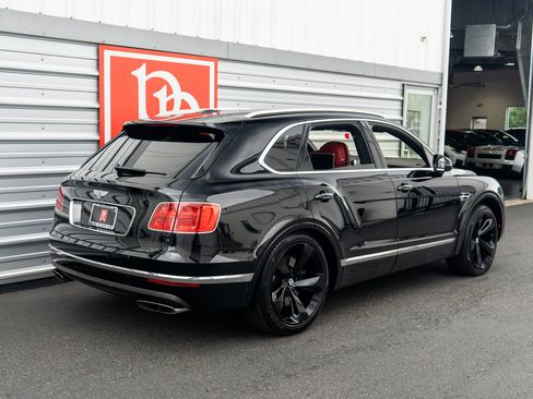 Used 2017 Bentley Bentayga AWD/4WD image 43