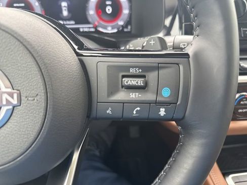 Used 2024 Nissan Pathfinder Platinum w/ Black Appearance Package image 16