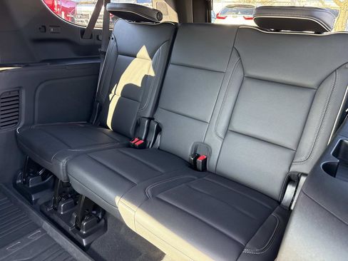 Certified 2024 GMC Yukon XL SLT w/ SLT Luxury Package image 30