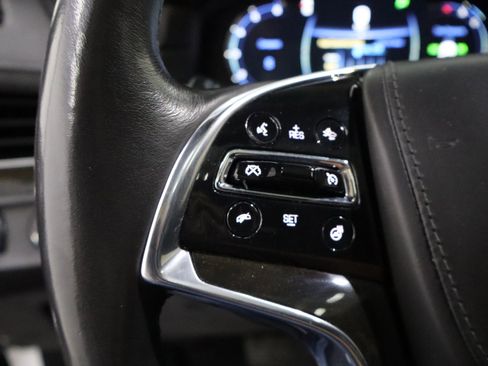 Used 2020 Cadillac Escalade Platinum image 19