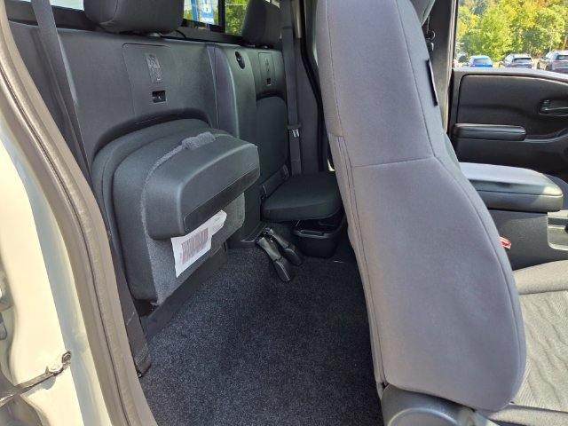 Used 2025 Nissan Frontier S AWD/4WD image 17