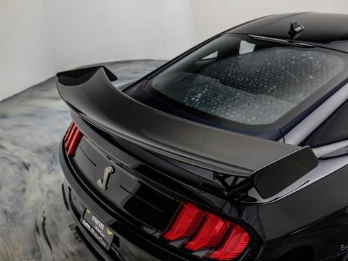 Used 2021 Ford Mustang Shelby GT500 w/ Carbon Fiber Track Pack RWD image 19