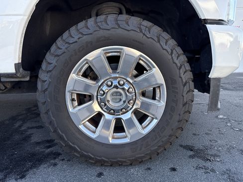 Used 2022 Ford F250 Platinum image 32