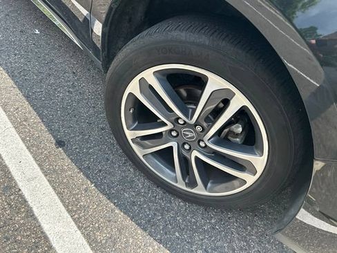 Used 2018 Acura MDX SH-AWD w/ Advance Package image 2