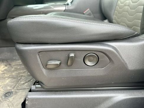 Used 2025 Chevrolet Silverado 2500 ZR2 w/ Technology Package AWD/4WD image 37