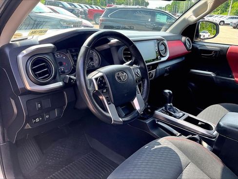 Certified 2023 Toyota Tacoma SR5 AWD/4WD image 7