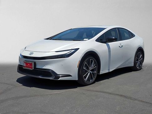 Certified 2026 Toyota Prius XLE FWD image 7
