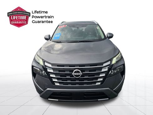 Used 2025 Nissan Rogue SL w/ Tech Package AWD/4WD image 4