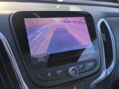 Used 2021 Chevrolet Equinox LT image 21