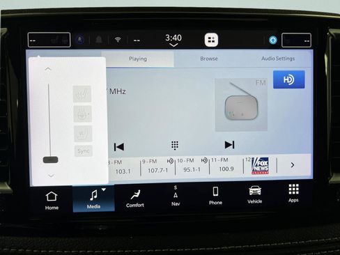 Used 2025 Chrysler Pacifica Limited FWD image 20