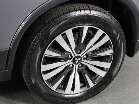 Used 2019 Mitsubishi Outlander SE image 11