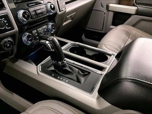 Used 2017 Ford F150 Lariat w/ Equipment Group 502A Luxury AWD/4WD image 17