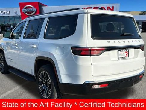 Used 2024 Jeep Wagoneer Series II w/ Flexible Seating Group AWD/4WD image 5