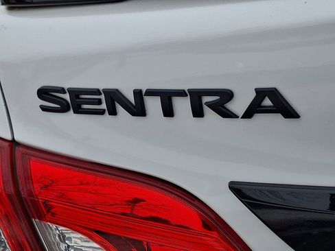 Used 2018 Nissan Sentra SR w/ SR Midnight Edition Package image 29