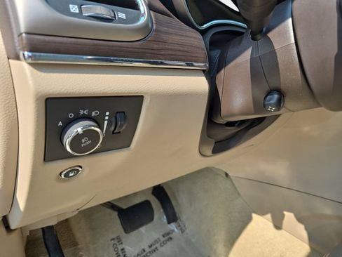 Used 2017 Jeep Grand Cherokee Overland w/ Jeep Active Safety Group AWD/4WD image 29