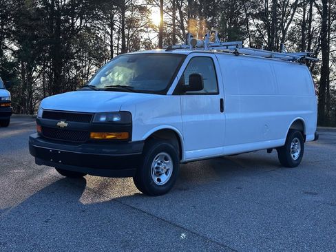 Used 2025 Chevrolet Express 2500 Extended w/ Communications Package image 5