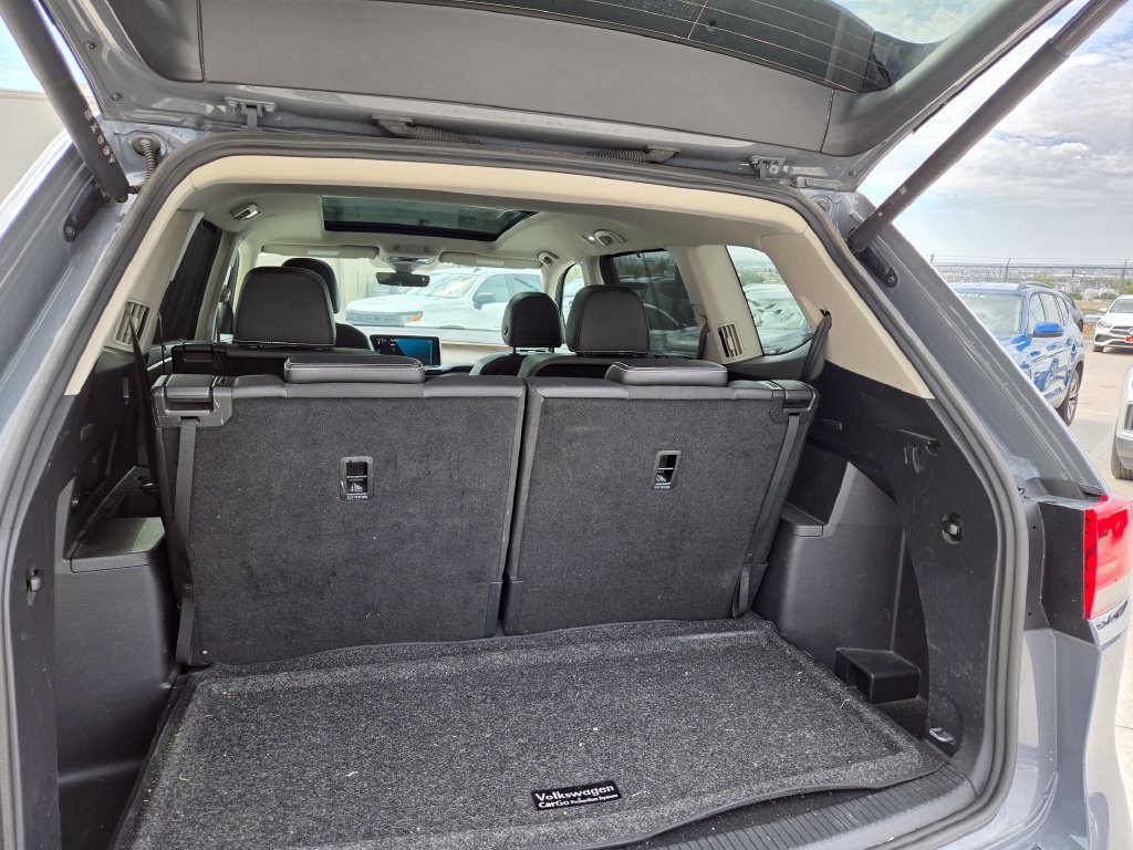 Used 2025 Volkswagen Atlas SE w/ Panoramic Sunroof Package FWD image 23