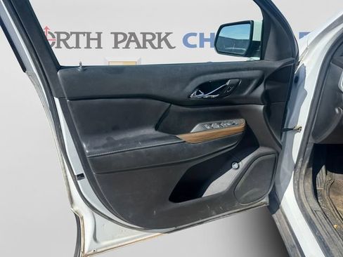 Used 2018 GMC Acadia SLE FWD image 10