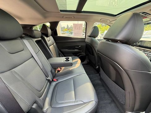 Used 2025 Hyundai Tucson Limited AWD/4WD image 16