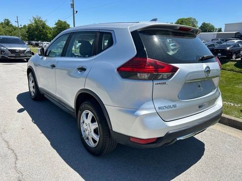 Used 2017 Nissan Rogue S AWD/4WD image 3