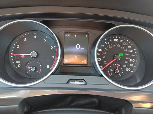 Used 2021 Volkswagen Tiguan SE w/ Panoramic Sunroof Package FWD image 23