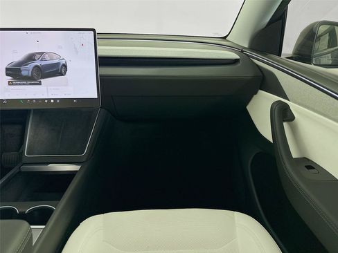 Used 2026 Tesla Model Y Long Range AWD/4WD image 23