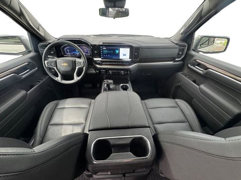 Used 2025 Chevrolet Silverado 1500 LT AWD/4WD image 11