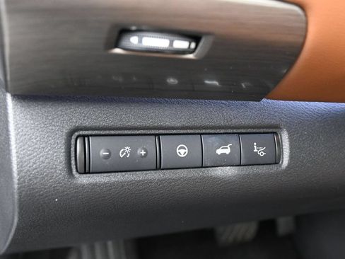 Used 2024 Nissan Pathfinder Platinum AWD/4WD image 15